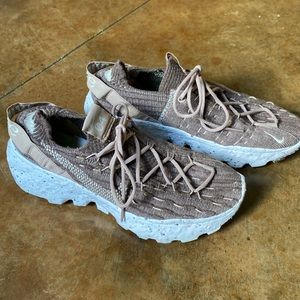 Women’s Space hippie 04 “sand” worn only a few times, in great condition!